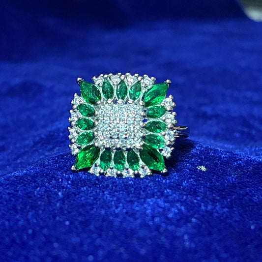 Green Triad 925 Silver Hallmarked